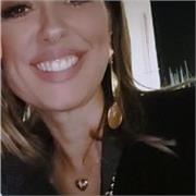 Insegno con passione,metodo ed empatia,  di italiano, storia, filosofia e letteratura.